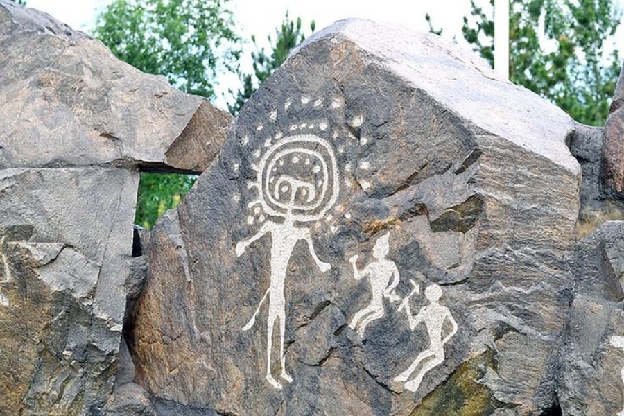 Tanbaly Petroglyph site day tour