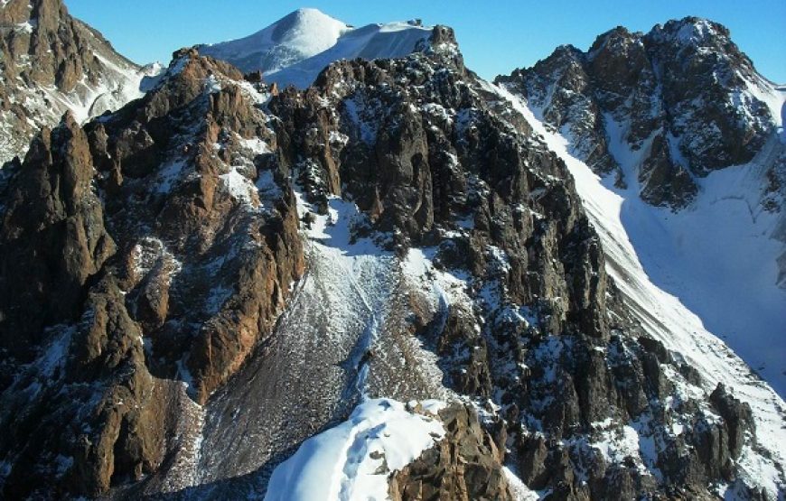 Climbing to Amangeldy Peak